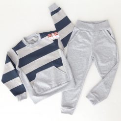 Set de hanorac cu dungi late si buzunar tip marsupiu + pantalon cu bata si buzunare